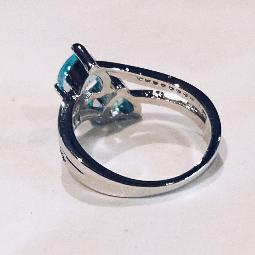 New Beautiful Blue Heart Ring - Picture 3 of 3